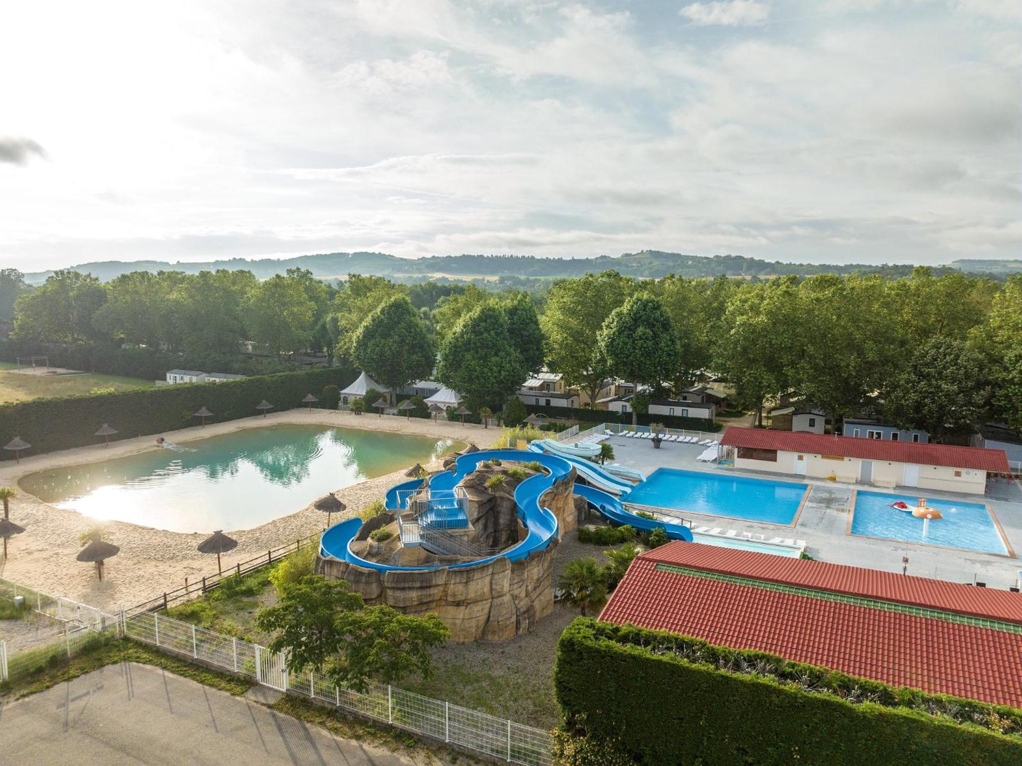 Camping Chateau De Galaure Chateauneuf-de-Galaure ภายนอก รูปภาพ