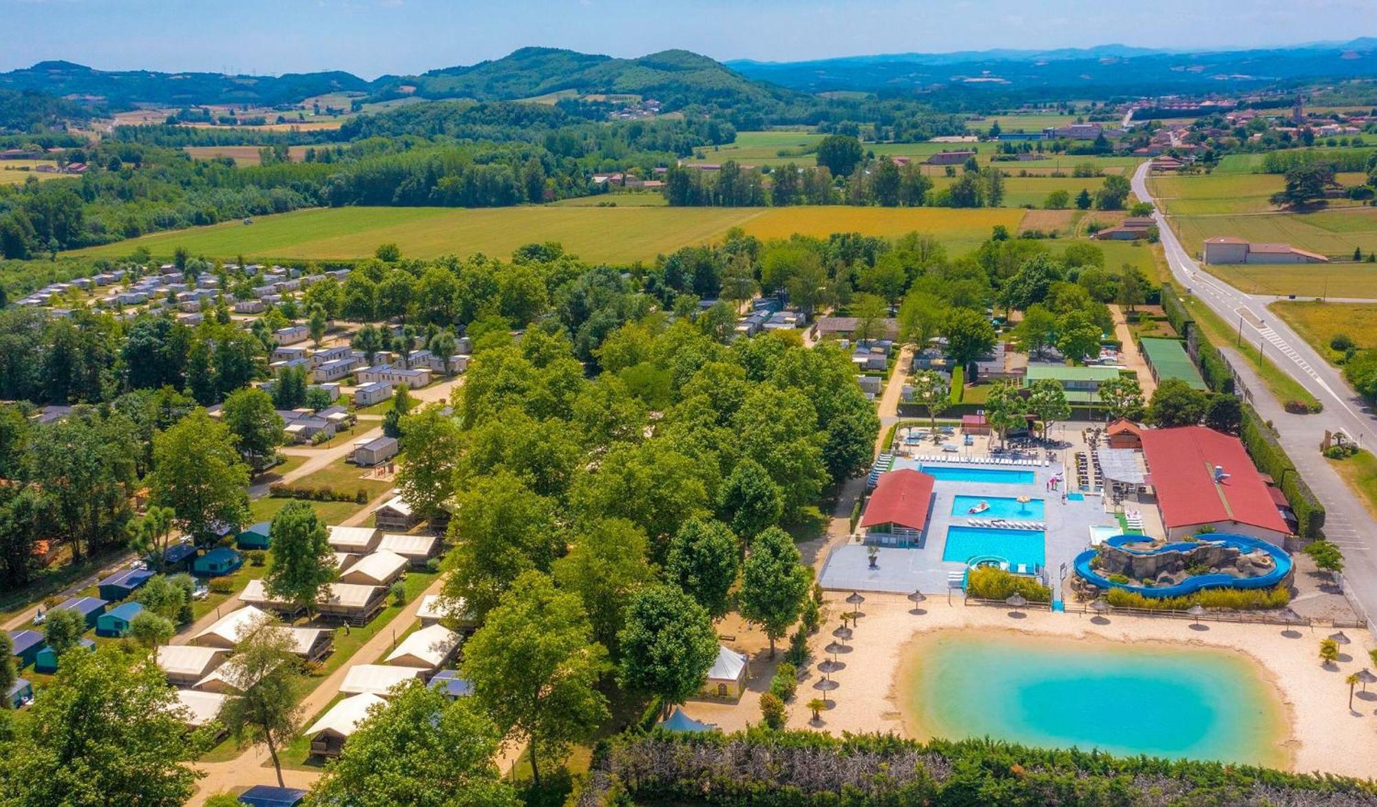 Camping Chateau De Galaure Chateauneuf-de-Galaure ภายนอก รูปภาพ