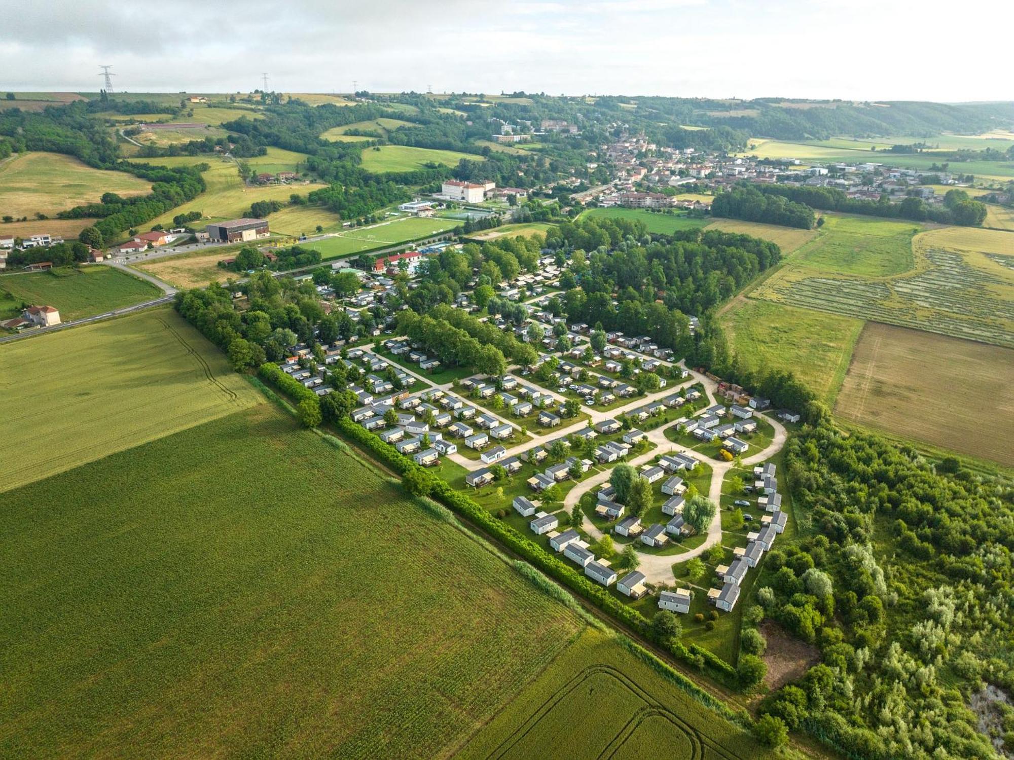 Camping Chateau De Galaure Chateauneuf-de-Galaure ภายนอก รูปภาพ